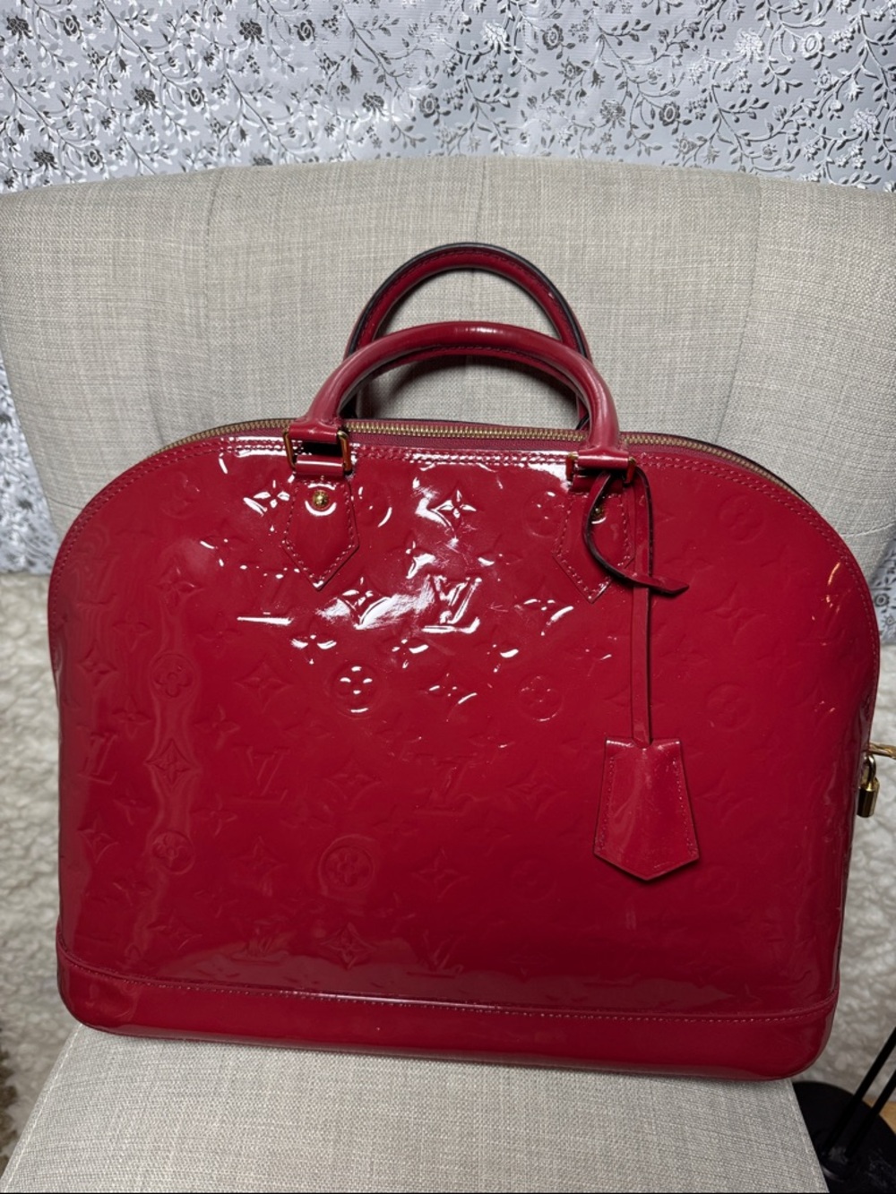Louis Vuitton Cherry Red Vernis Alma bag purse.like new with certificate - Picture 17 of 17